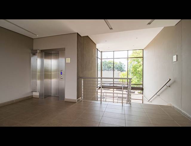 160M² OFFICE FOR SALE IN FOURWAYS